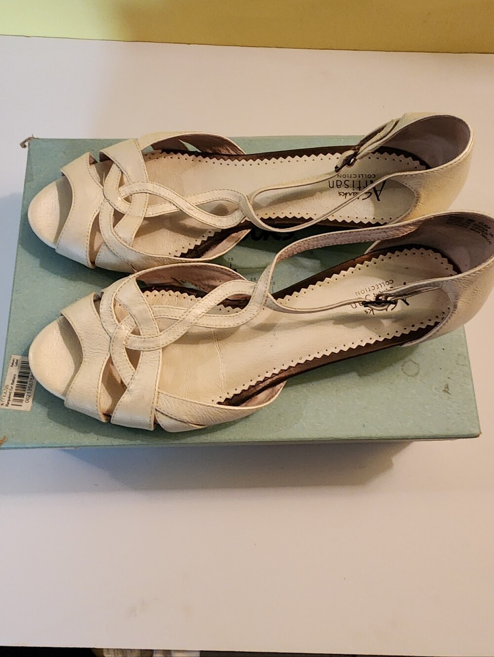 Vintage Clarks Open-Toe Strappy Sandals in Ivory